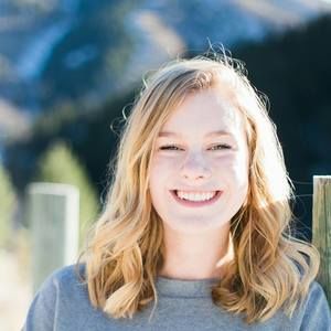 Meet your Posher, Chloe